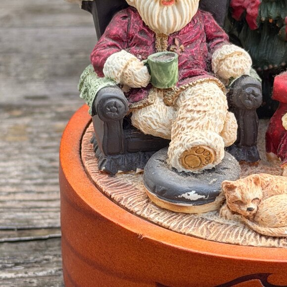 Robert Raikes Santa & Mrs Claus Bears Music Box Plays Here Comes Santa Claus Vtg - Picture 3 of 13